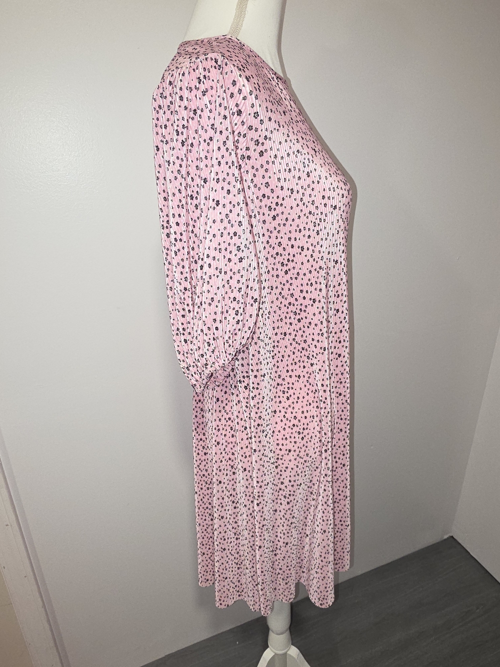 NWT ASOS Pink Crinkle Ditsy Floral Print Midi Dress Puff Sleeves Size 12 - Picture 4 of 9
